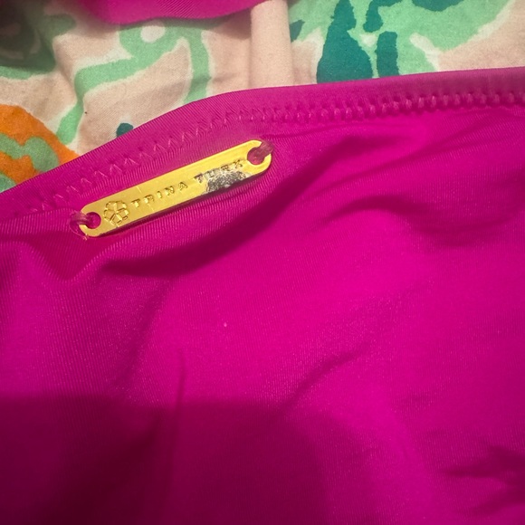 EUC Trina Turk Ruffle Fuchsia Bikini Set, size 6 - Picture 5 of 5